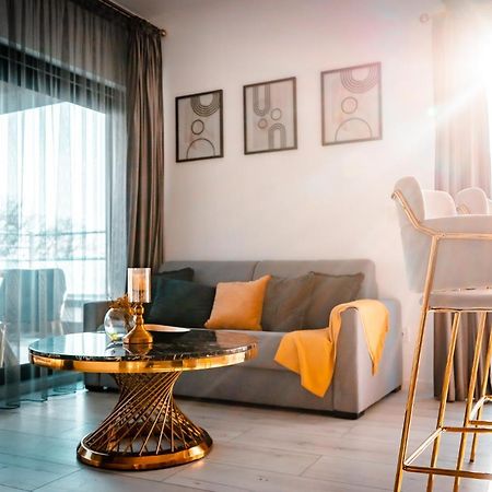 Luxury Family Apartment With Private Parking And Forest View Timisoara Esterno foto