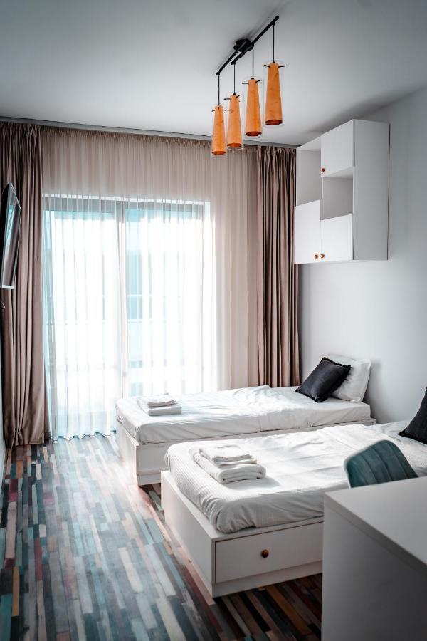 Luxury Family Apartment With Private Parking And Forest View Timisoara Esterno foto