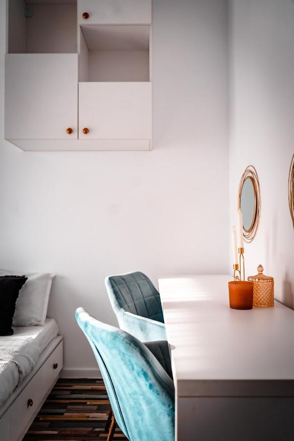 Luxury Family Apartment With Private Parking And Forest View Timisoara Esterno foto