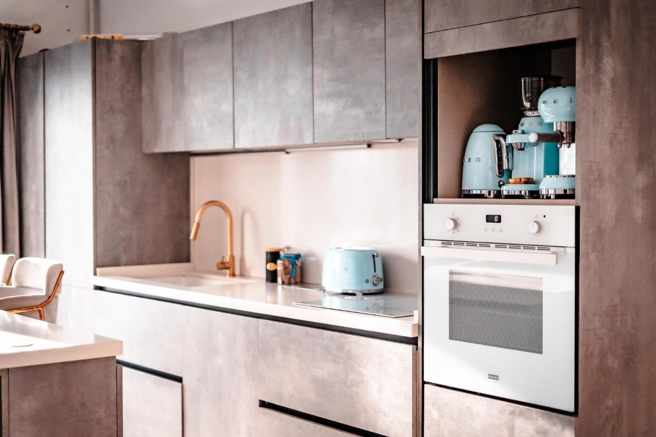 Luxury Family Apartment With Private Parking And Forest View Timisoara Esterno foto