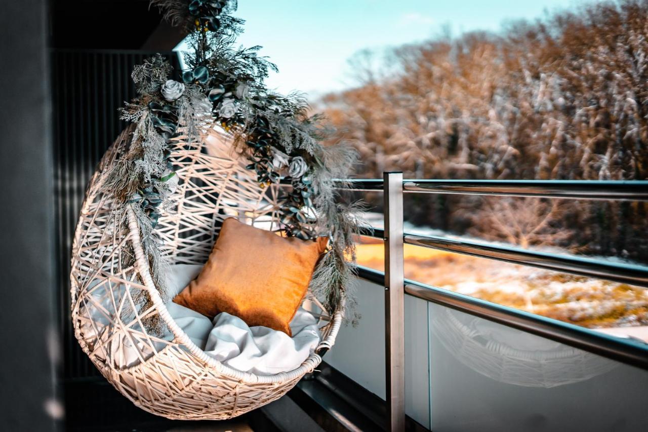 Luxury Family Apartment With Private Parking And Forest View Timisoara Esterno foto